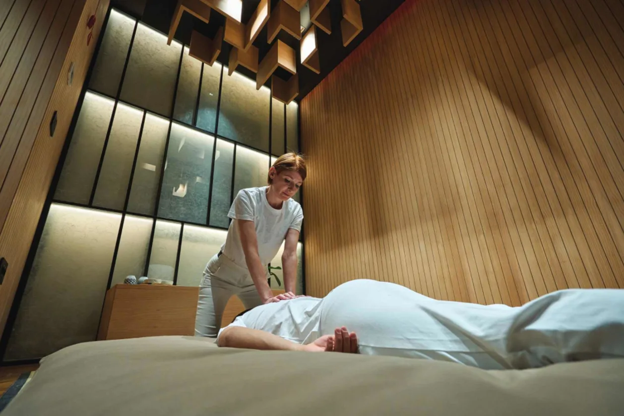 Lucia Magnani Health Clinic massage treatment